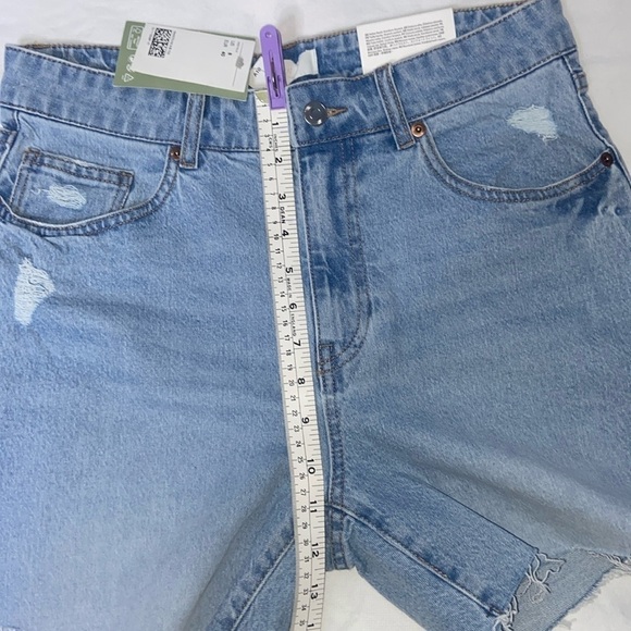 Women’s NWT H&M light blue‎ denim cut off high waisted jean shorts size 8 - Picture 9 of 12